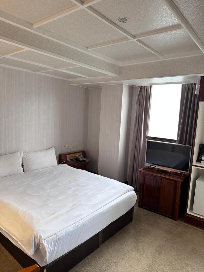 Meworld Hotel - Sanchong Đài Bắc Ngoại thất bức ảnh